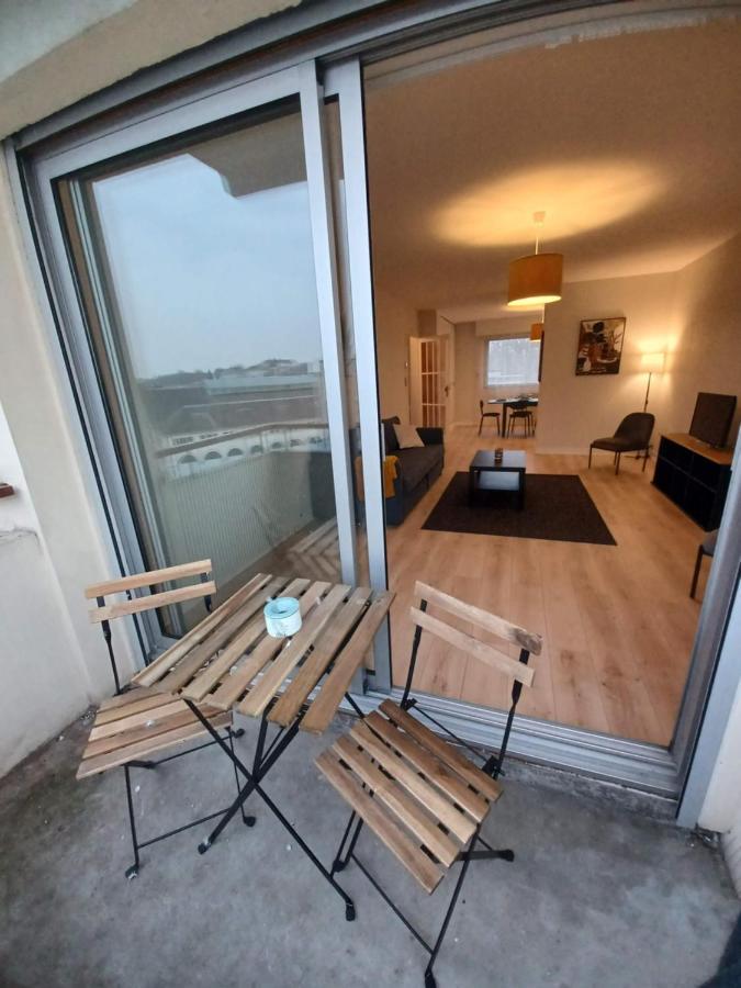 Le Panoramique Apartment Bourges Bagian luar foto